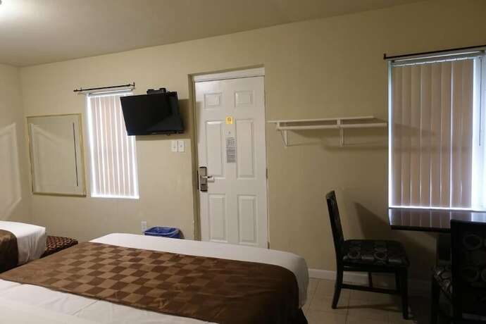 Imagen de la habitación del Hotel Baycities Motel. Foto 15