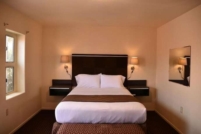 Imagen de la habitación del Hotel Baycities Motel. Foto 16
