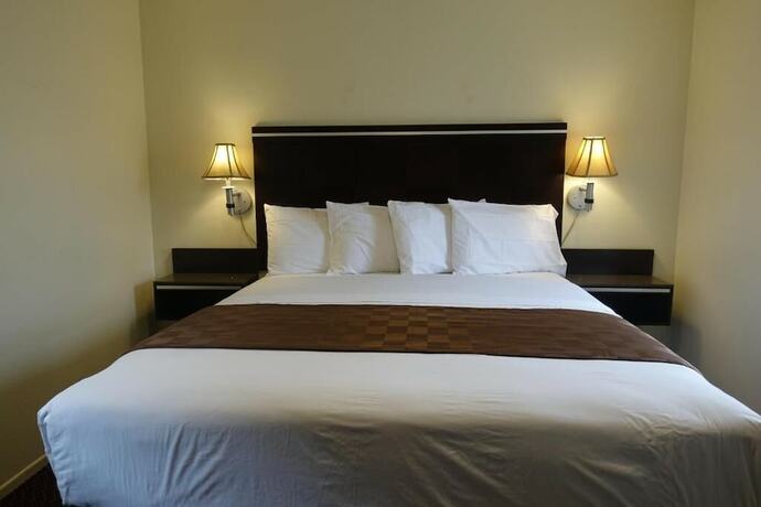 Imagen de la habitación del Hotel Baycities Motel. Foto 17