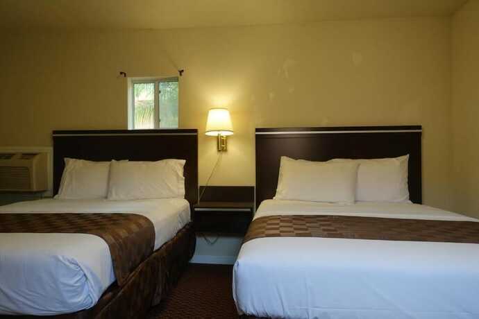 Imagen de la habitación del Hotel Baycities Motel. Foto 18
