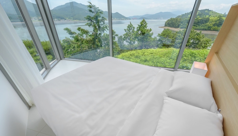 Imagen de la habitación del Hotel Bayclub. Foto 15