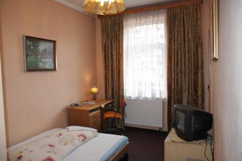 Imagen de la habitación del Hotel Bayer. Foto 10