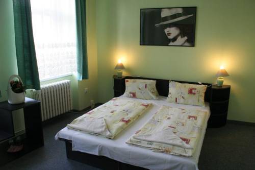 Imagen de la habitación del Hotel Bayer. Foto 12