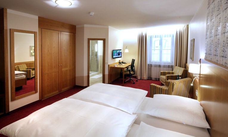 Imagen de los exteriores del Hotel Bayerischer Hof Freising. Foto 10