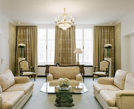 Imagen de la habitación del Hotel Bayerischer Hof, Munich. Foto 16