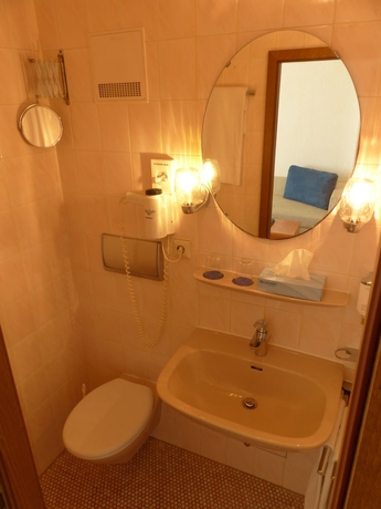 Imagen de la habitación del Hotel Bayerischer Hof Starnberg. Foto 4