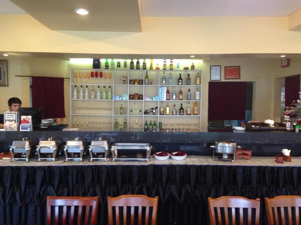 Imagen del bar/restaurante del Hotel Bayfront Hotel Subic. Foto 3
