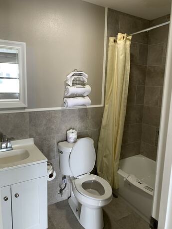 Imagen general del Hotel Bayfront Inn. Foto 4