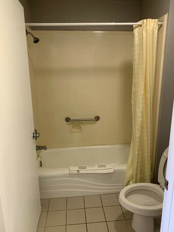 Imagen de la habitación del Hotel Bayfront Inn. Foto 17