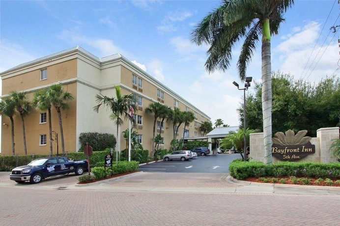 Imagen de los exteriores del Hotel Bayfront Inn Fifth Avenue. Foto 11