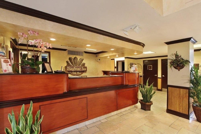 Imagen de los interiores del Hotel Bayfront Inn Fifth Avenue. Foto 14