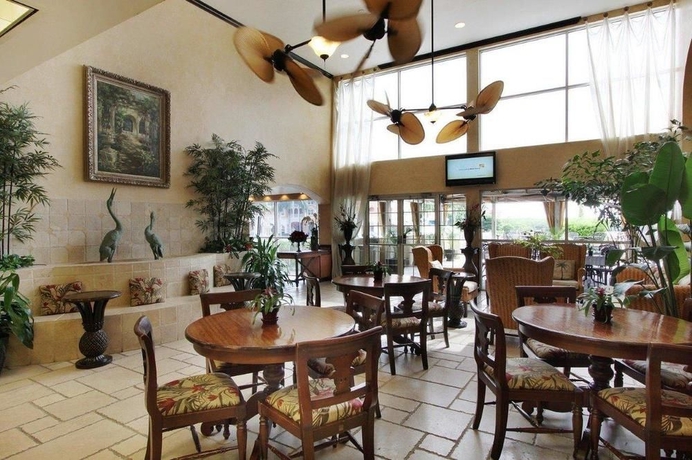 Imagen del bar/restaurante del Hotel Bayfront Inn Fifth Avenue. Foto 4