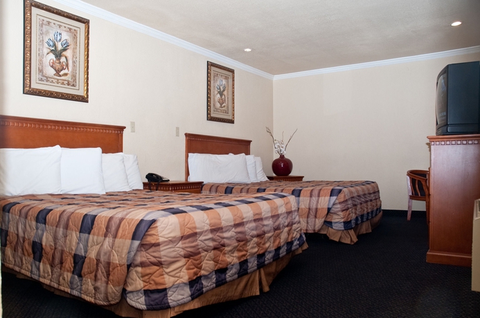 Imagen de la habitación del Hotel Bayhill Inn. Foto 9