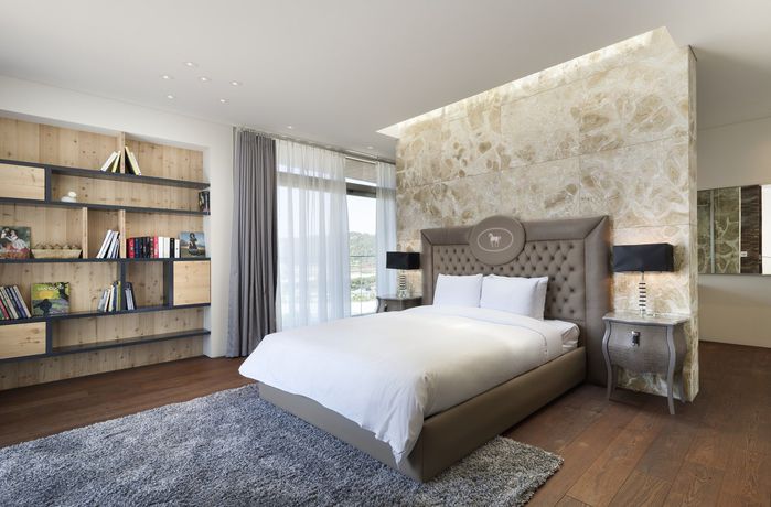 Imagen de los interiores del Hotel Bayhill Pool And Villa. Foto 12