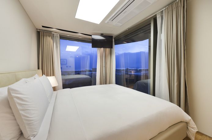 Imagen de la habitación del Hotel Bayhill Pool And Villa. Foto 3
