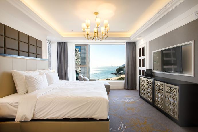 Imagen de la habitación del Hotel Baymond. Foto 12