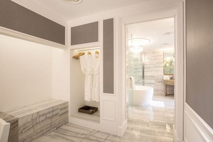 Imagen de la habitación del Hotel Baymond. Foto 16