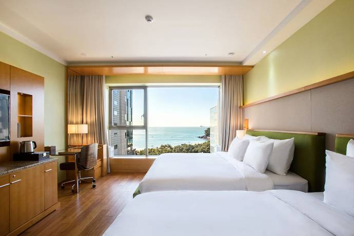 Imagen de la habitación del Hotel Baymond. Foto 17