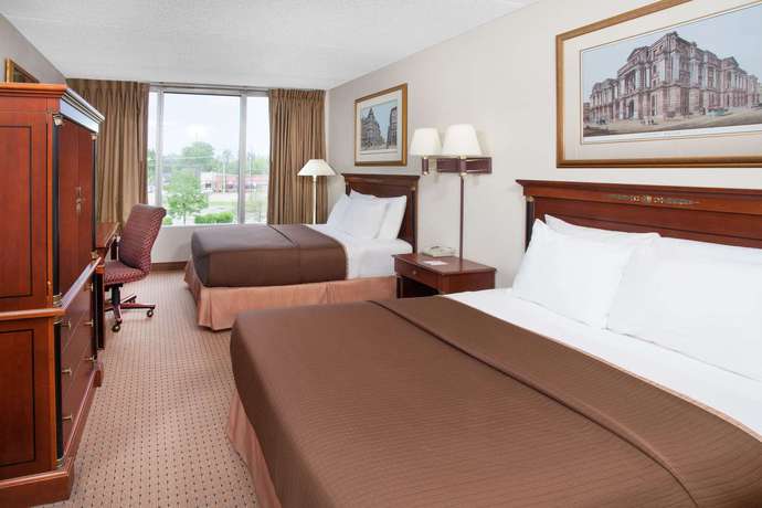 Imagen de la habitación del Hotel Baymont By Wyndham Addison. Foto 3