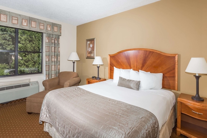 Imagen de la habitación del Hotel Baymont By Wyndham Asheville/biltmore Village. Foto 9