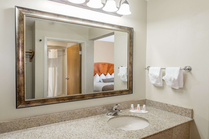 Imagen de la habitación del Hotel Baymont By Wyndham Asheville/biltmore Village. Foto 12