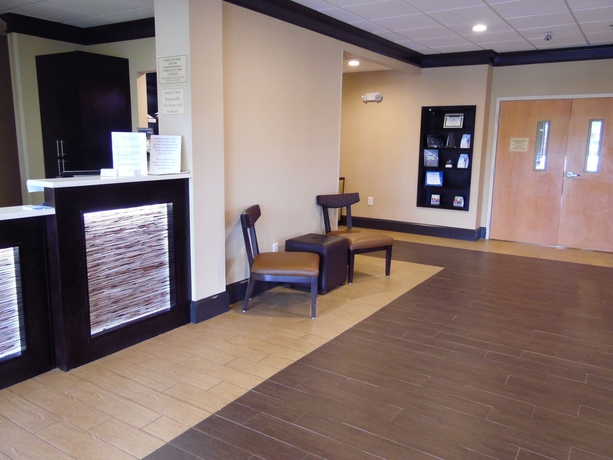 Imagen de los interiores del Hotel Baymont By Wyndham Augusta Riverwatch. Foto 8