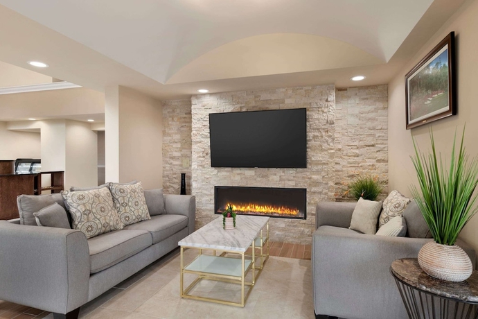 Imagen de los interiores del Hotel Baymont By Wyndham Augusta West. Foto 17