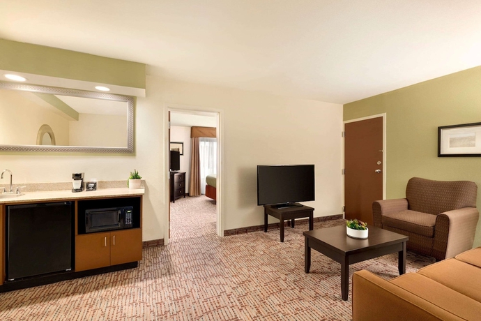 Imagen de la habitación del Hotel Baymont By Wyndham Augusta West. Foto 13