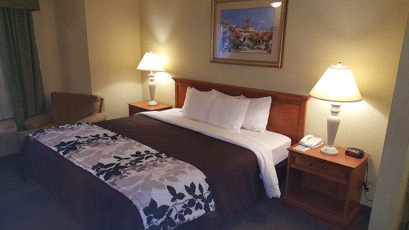Imagen de la habitación del Hotel Baymont By Wyndham Barstow Historic Route 66. Foto 13