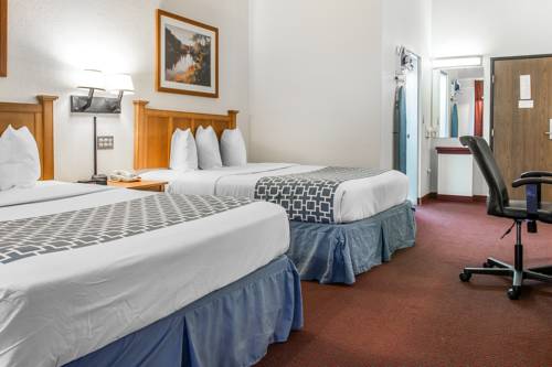Imagen de la habitación del Hotel Baymont By Wyndham Bay City. Foto 3
