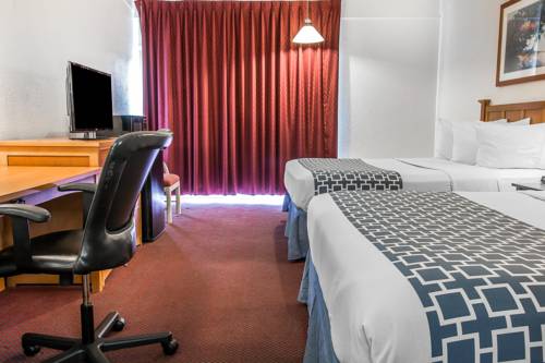 Imagen de la habitación del Hotel Baymont By Wyndham Bay City. Foto 4