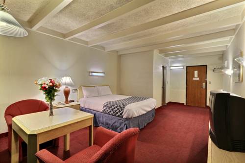 Imagen de la habitación del Hotel Baymont By Wyndham Bay City. Foto 8