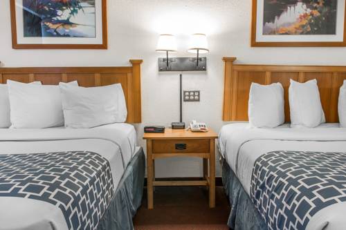 Imagen de la habitación del Hotel Baymont By Wyndham Bay City. Foto 16