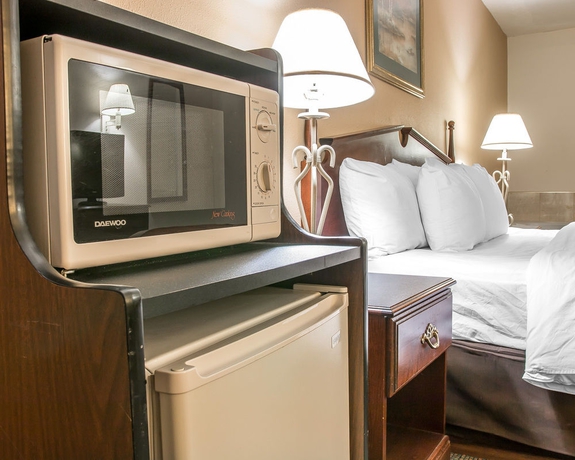 Imagen de la habitación del Hotel Baymont By Wyndham Belleville Airport Area. Foto 9