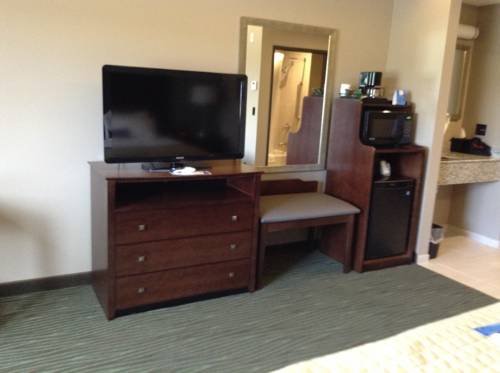 Imagen de la habitación del Hotel Baymont By Wyndham Bellevue. Foto 13