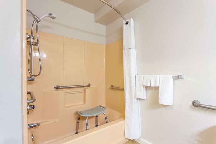 Imagen de la habitación del Hotel Baymont By Wyndham Bellingham. Foto 17