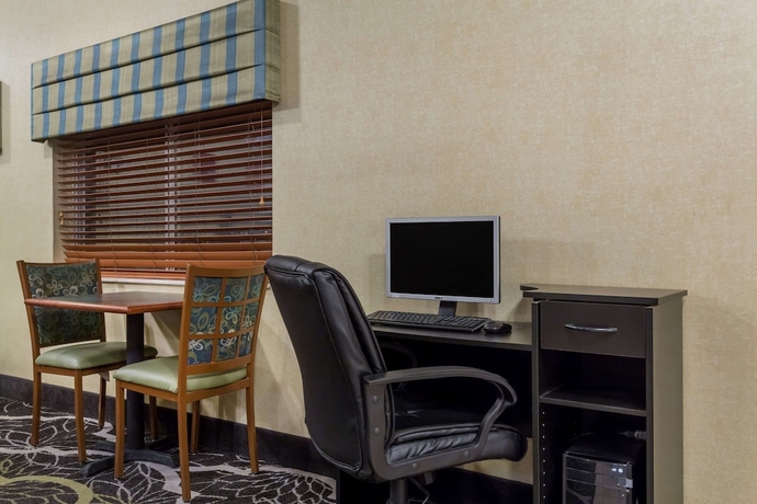 Imagen de los interiores del Hotel Baymont By Wyndham Billings. Foto 15