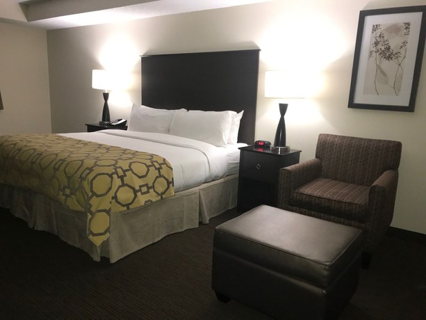 Imagen de la habitación del Hotel Baymont By Wyndham Bloomington Msp Airport. Foto 6