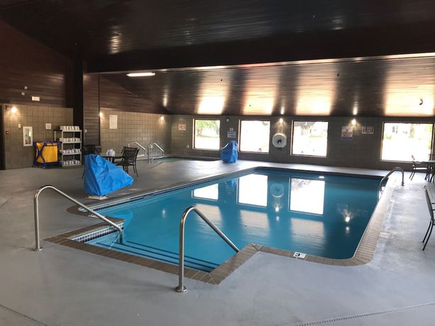 Imagen de la piscina del Hotel Baymont By Wyndham Bloomington Msp Airport. Foto 18