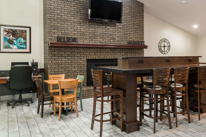 Imagen del bar/restaurante del Hotel Baymont By Wyndham Bloomington Msp Airport. Foto 4