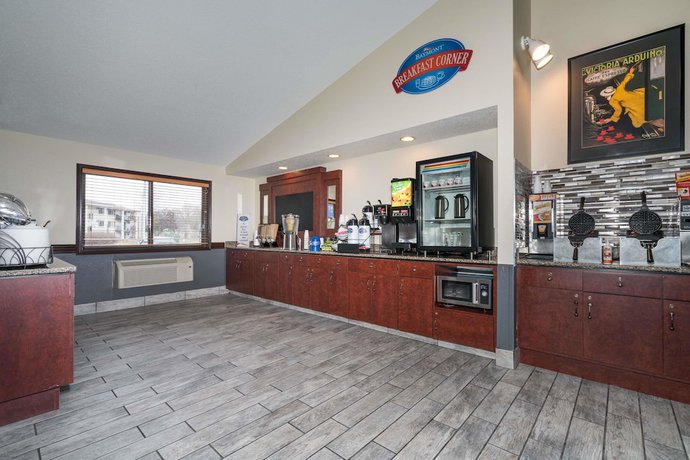 Imagen del bar/restaurante del Hotel Baymont By Wyndham Bloomington Msp Airport. Foto 5