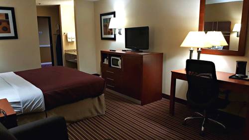 Imagen de la habitación del Hotel Baymont By Wyndham Bowling Green. Foto 2