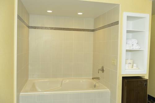 Imagen de la habitación del Hotel Baymont By Wyndham Branford/new Haven. Foto 2
