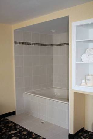 Imagen de la habitación del Hotel Baymont By Wyndham Branford/new Haven. Foto 12