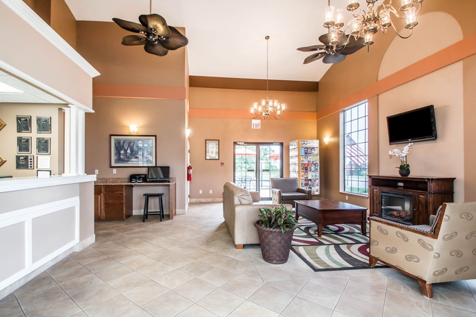 Imagen de los interiores del Hotel Baymont By Wyndham Branson Thousand Hills. Foto 12