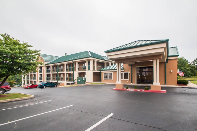 Imagen de los exteriores del Hotel Baymont By Wyndham Branson Thousand Hills. Foto 11