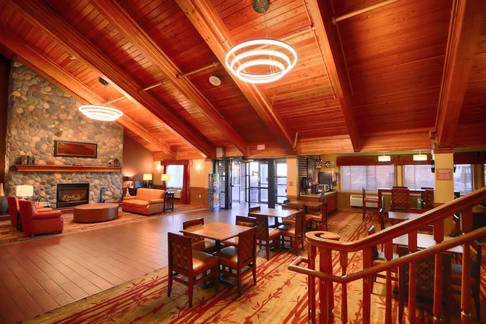 Imagen de los interiores del Hotel Baymont By Wyndham Brooklyn Center, Brooklyn Center. Foto 20