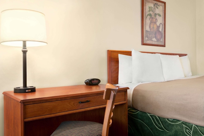 Imagen de la habitación del Hotel Baymont By Wyndham Buffalo. Foto 12