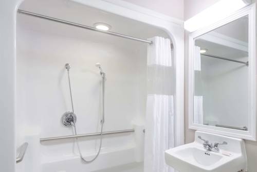 Imagen de la habitación del Hotel Baymont By Wyndham Cambridge. Foto 8