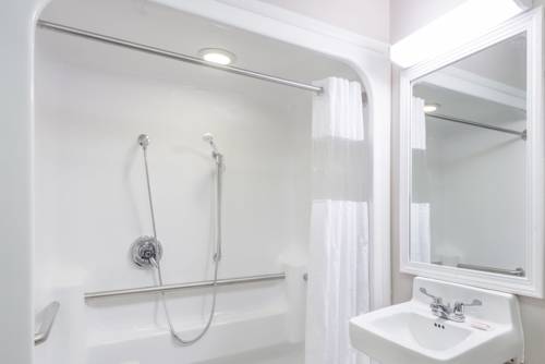 Imagen de la habitación del Hotel Baymont By Wyndham Cambridge. Foto 16